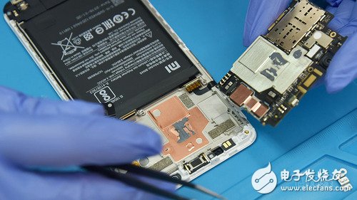 千元性價比神器！紅米Note 5拆解超詳細拆解