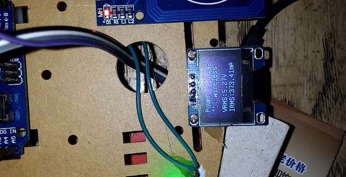 img_20171013211940.jpg 充電電壓電流顯示.jpg